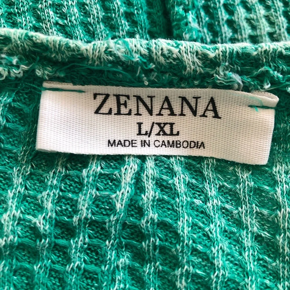 Ladies Zenana green short sleeve top. L/XL - Picture 3 of 5